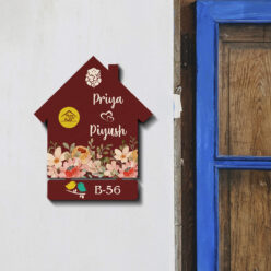 Hut Style Floral Nameplate | Personalized | 15x9 inches