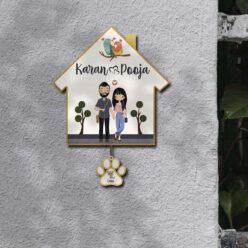 Hut Design Name Plate With Pets | Personalized