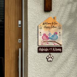 Hut Style Name Plate With Pets | Personalized