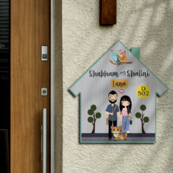 Couple Wooden Name Plate With Pets | Personalized